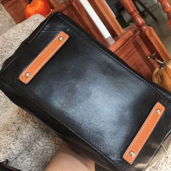 DOONEY & BOURKE - black purse - Picture 5 of 10